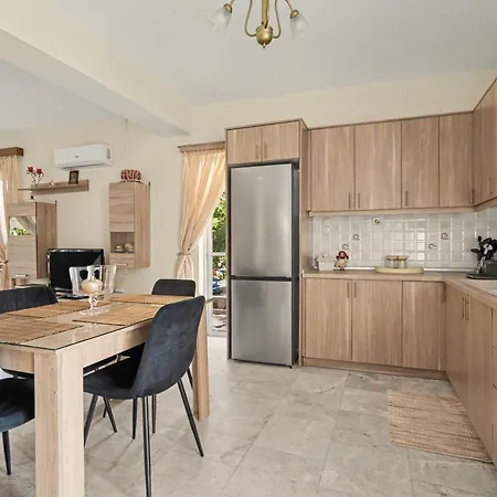 Blossom Beachfront House * קורוטה