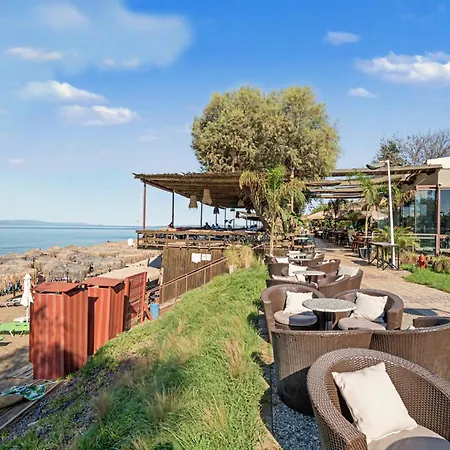 Blossom Beachfront House *