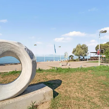 Blossom Beachfront House בית כפרי